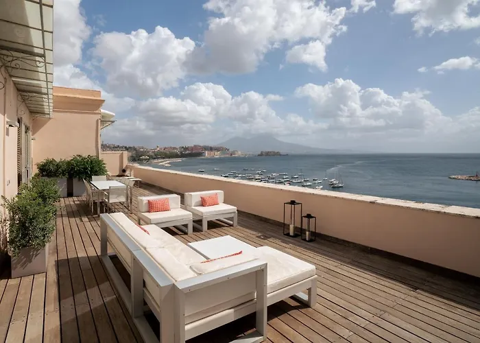 Caracciolo 13 Rooftop&Suites