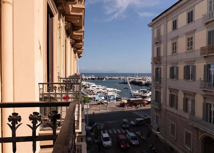 Caracciolo 13 Rooftop&Suites